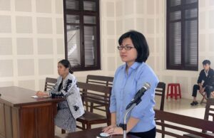 Lãnh 16 năm tù sau khi làm giả sổ đỏ để lừa đảo nhưng sau đó thua sạch vào tiền ảo Lãnh 16 năm tù sau khi làm giả sổ đỏ để lừa đảo để rồi thua sạch vào tiền ảo