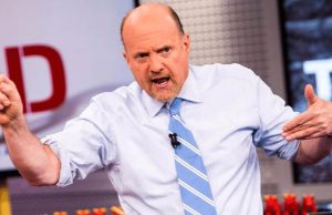 Jim Cramer đã khuyên mọi người nên mua cổ phiếu của SVB một tháng trước khi sụp đổ Jim Cramer