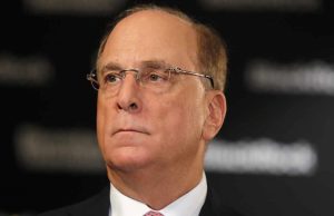 CEO Blackrock cảnh báo có thể tịch thu và đóng cửa nhiều ngân hàng hơn do những thay đổi về quy định ngân hàng