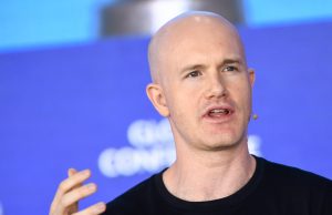 Coinbase đã vô hiệu hóa giao dịch BUSD quen-bitcoin-di-giam-doc-dieu-hanh-coinbase-dang-ung-ho-stablecoin-do-hoa-ky-hau-thuan
