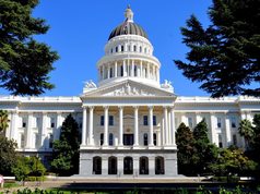 California cho phép cơ quan nhà nước thu phí bằng Bitcoin và tiền kỹ thuật số