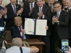 Trump ký ban hành Đạo luật GENIUS, đặt nền móng thống trị toàn cầu trong lĩnh vực stablecoin