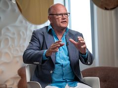 Novogratz phản pháo Peter Schiff vì tiếp tục công kích Bitcoin