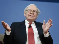 Nếu Warren Buffett đầu tư 5% tiền mặt vào Bitcoin thì ông lãi bao nhiêu?